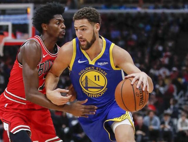  库里单场14记三分破纪录，勇士狂胜雷霆53分  