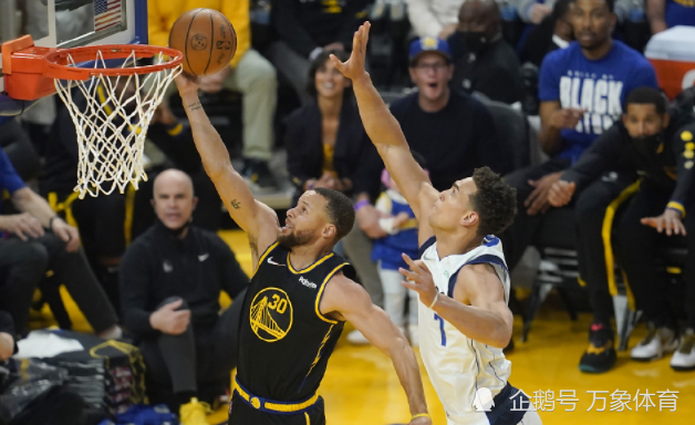  东契奇末节爆发独行侠加时险胜太阳